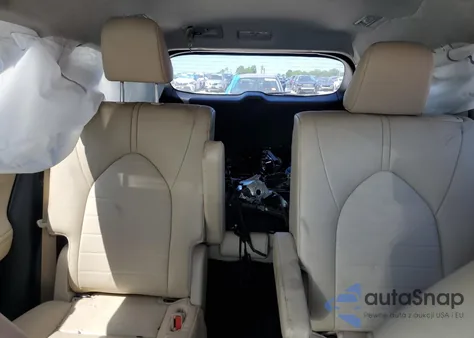 2023 Toyota Highlander L z USA, uszkodzony, nr VIN 5TDKDRAH4PS010009